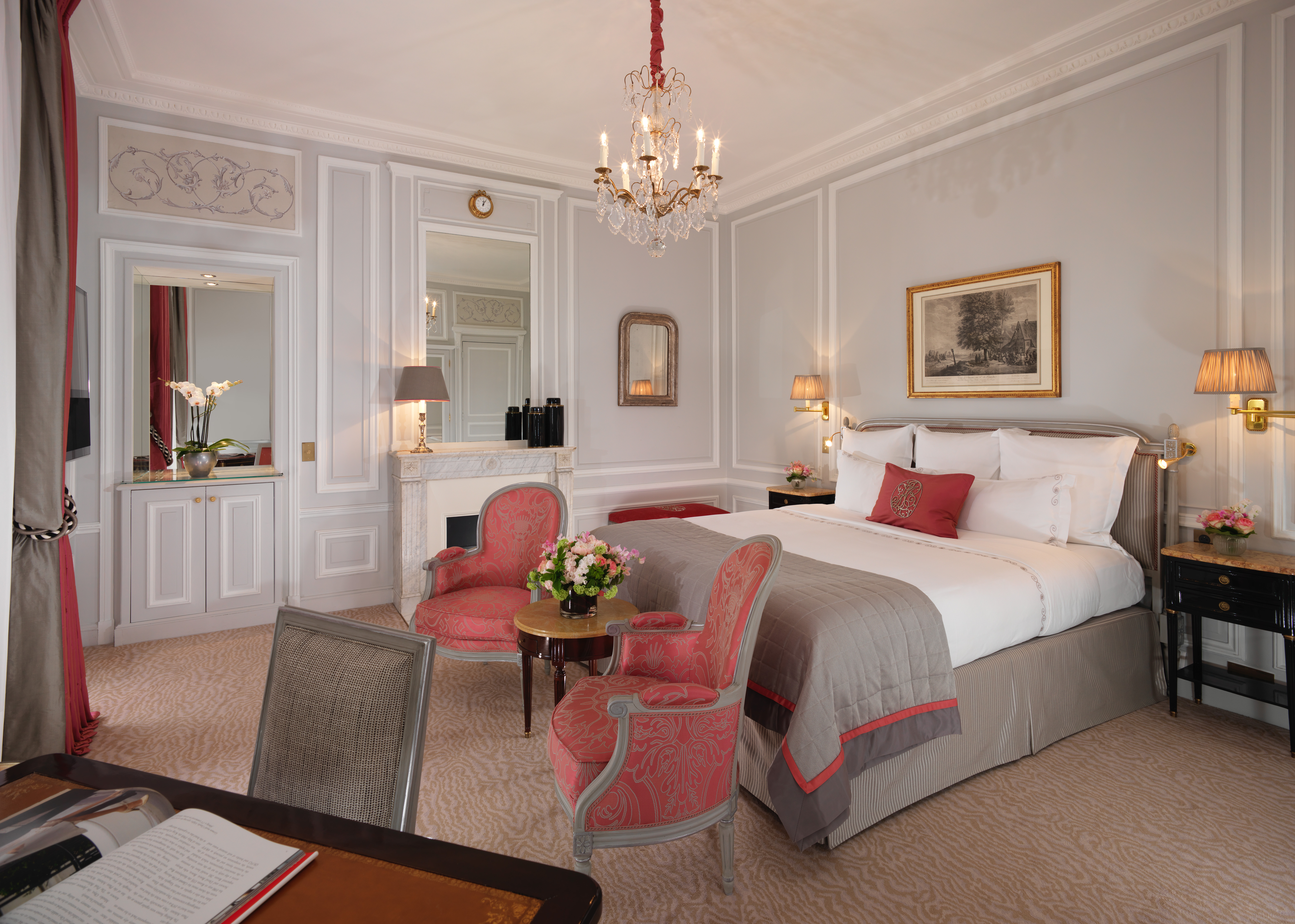 Hotel Plaza Athenee Paris